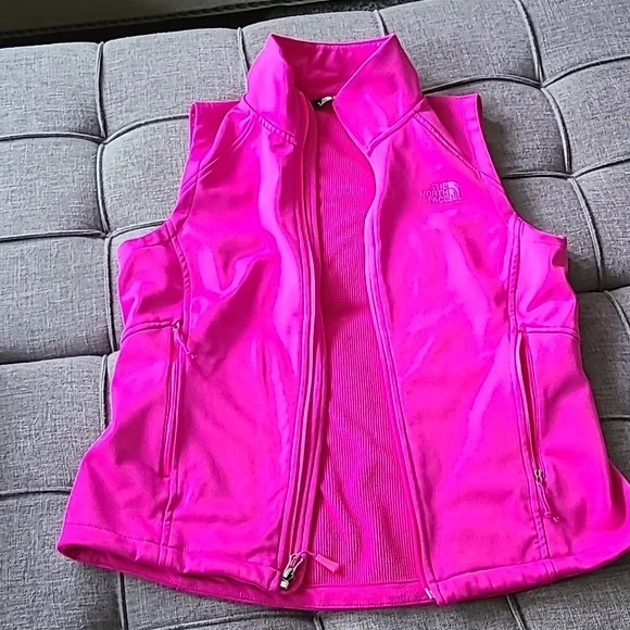 EUC North Face Hot Pink Vest 💝 - Picture 1 of 10